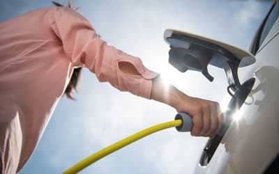 Rachat de crédit : comment financer l'achat d'une voiture électrique ?