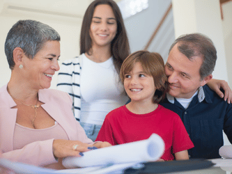 8 parents sur 10 souhaitent transmettre leur patrimoine à leurs enfants : quels sont les impacts ?